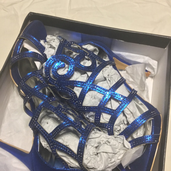 Shoes - Picture 2 of 8